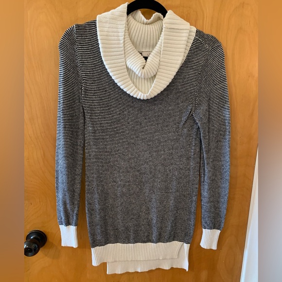 Chic Striped Sweater with Cowl Neck - Picture 4 of 4